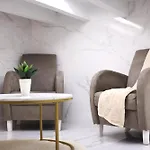 Dina House * 나자레