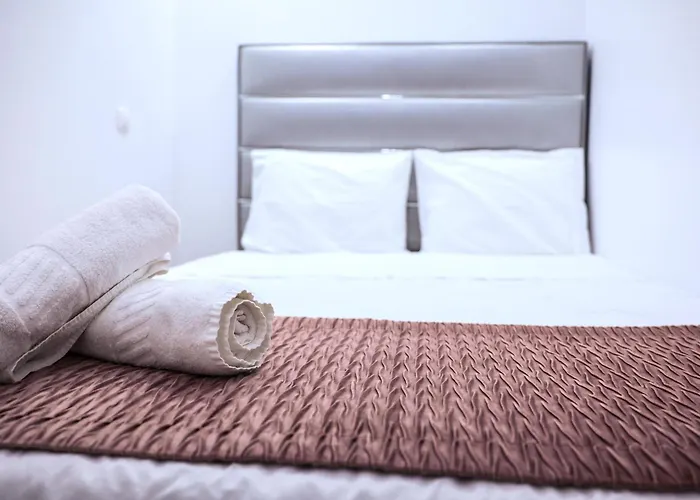 Apartament Dina House *